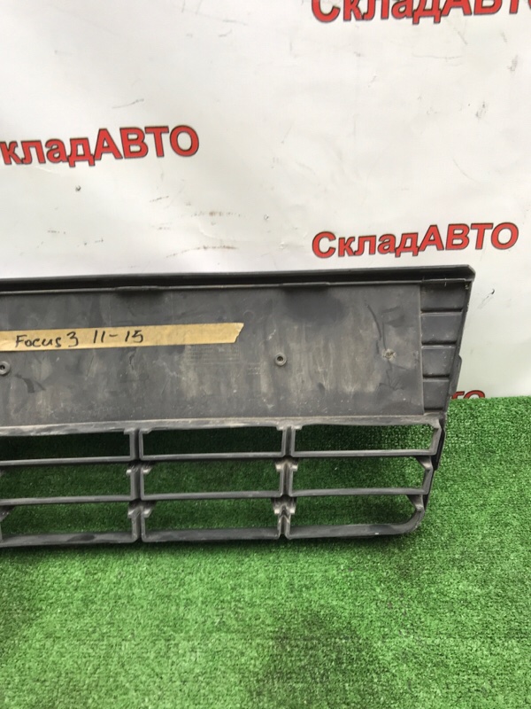 Решетка в бампер Ford Focus 3 2011-2014