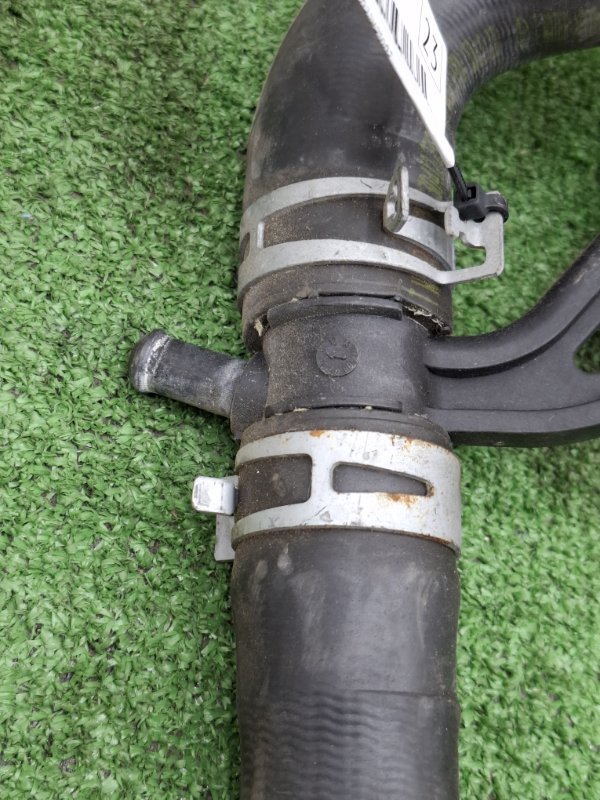 Патрубок радиатора Toyota AVENSIS 2012 ZRT272