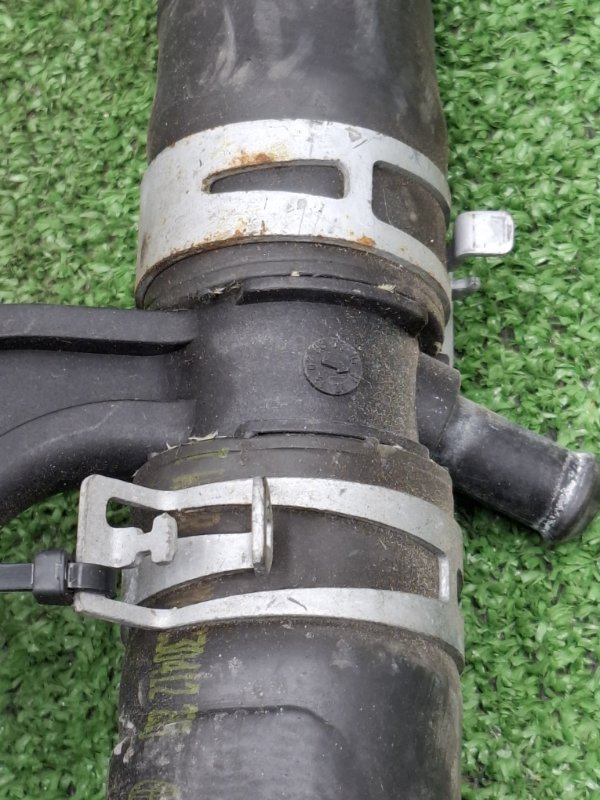 Патрубок радиатора Toyota AVENSIS 2012 ZRT272