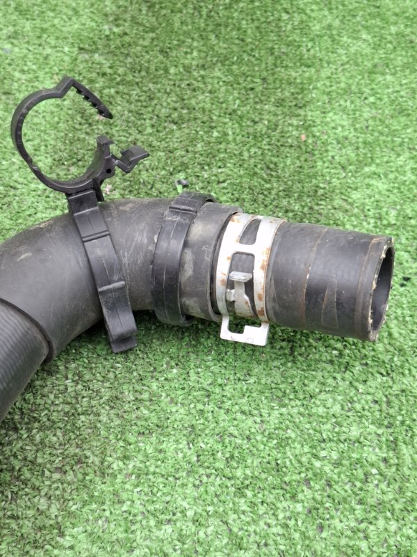 Патрубок радиатора Toyota AVENSIS 2012 ZRT272