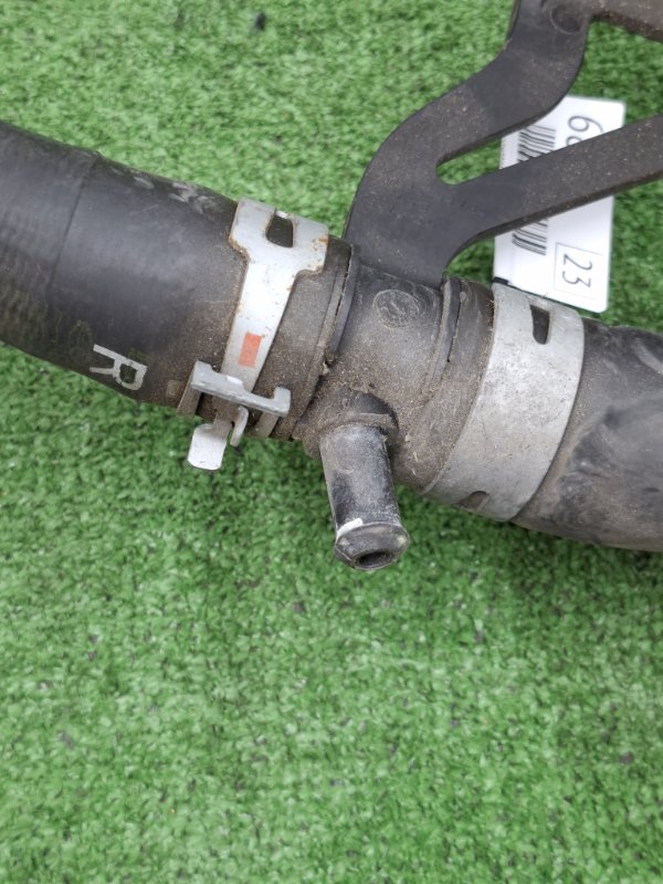 Патрубок радиатора Toyota AVENSIS 2012 ZRT272