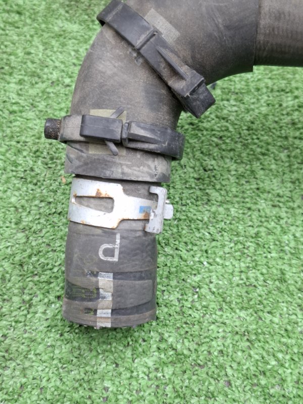 Патрубок радиатора Toyota AVENSIS 2012 ZRT272