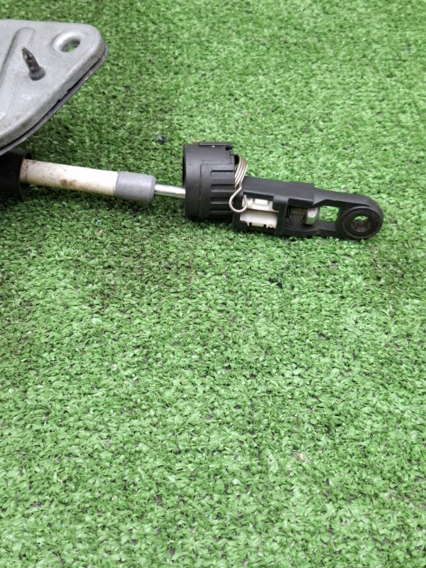 Трос переключения акпп Toyota AVENSIS 2012 ZRT272