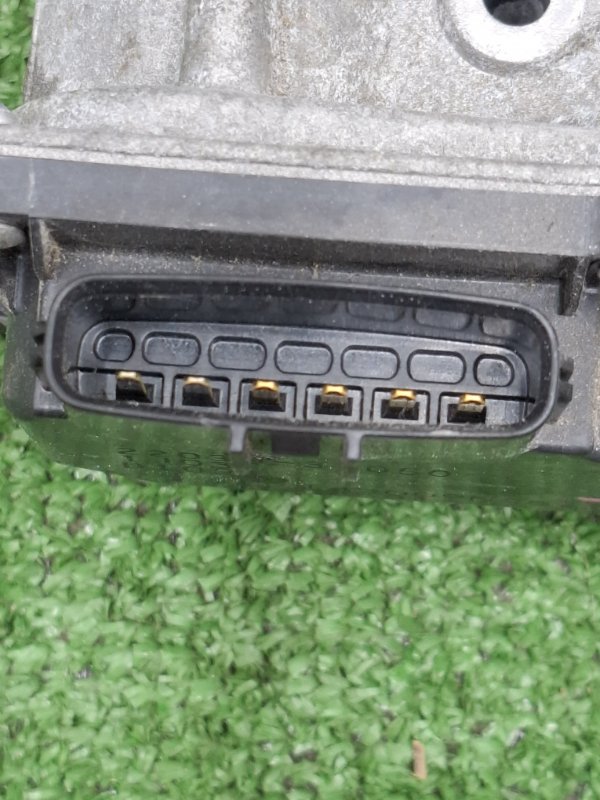 Дроссельная заслонка Toyota AVENSIS 2012 ZRT272