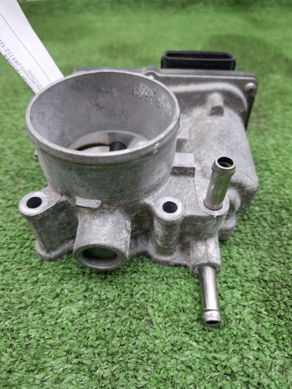 Дроссельная заслонка Toyota AVENSIS 2012 ZRT272