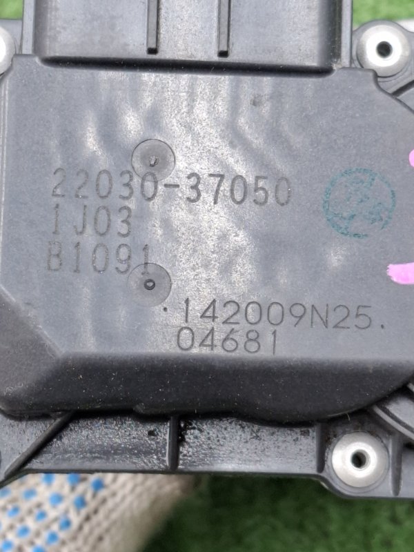 Дроссельная заслонка Toyota AVENSIS 2012 ZRT272