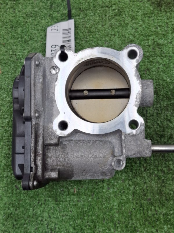 Дроссельная заслонка Toyota AVENSIS 2012 ZRT272