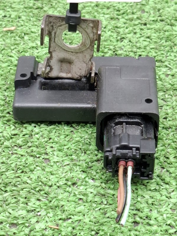 Клемма аккумулятора Toyota AVENSIS 2012 ZRT272