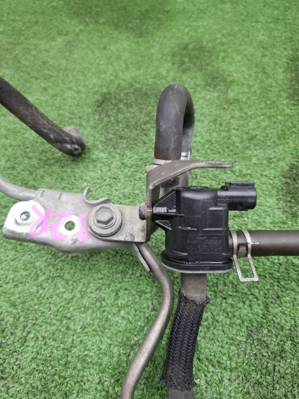 Клапан электромагнитный Toyota AVENSIS 2012 ZRT272