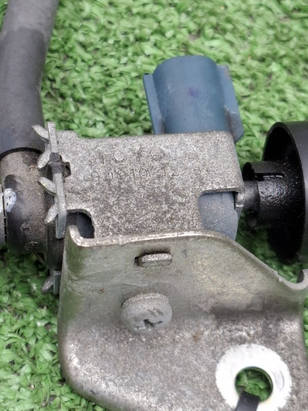 Клапан вакуумный Toyota AVENSIS 2012 ZRT272