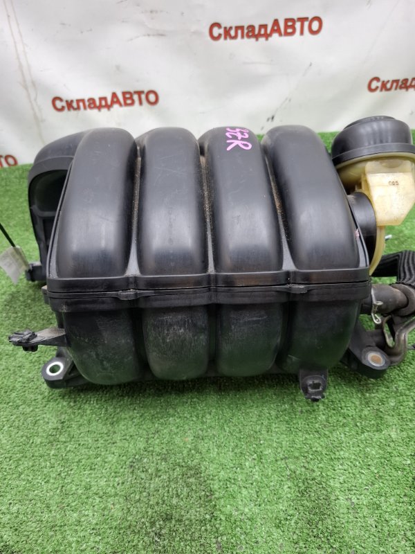 Коллектор впускной Toyota AVENSIS 2012 ZRT272