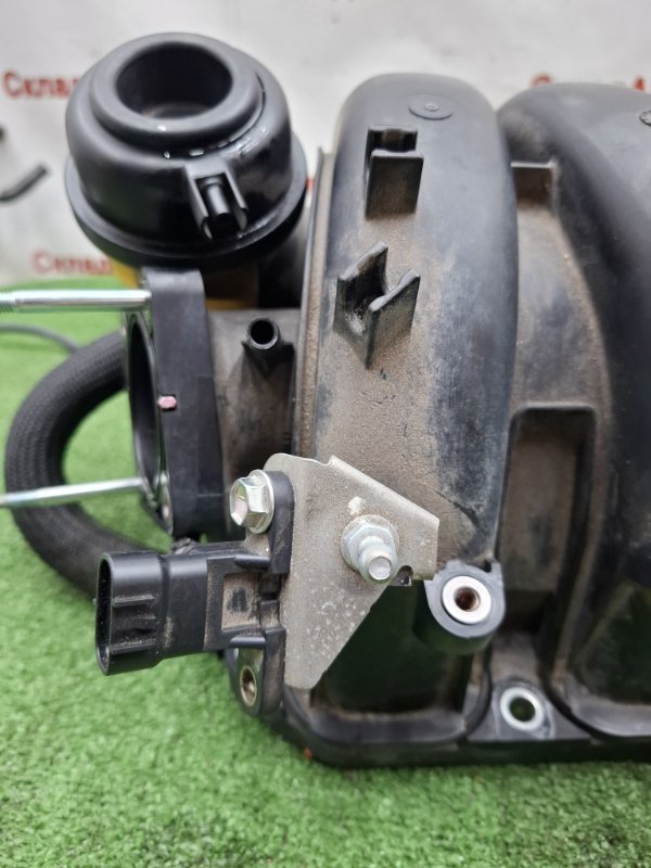 Коллектор впускной Toyota AVENSIS 2012 ZRT272