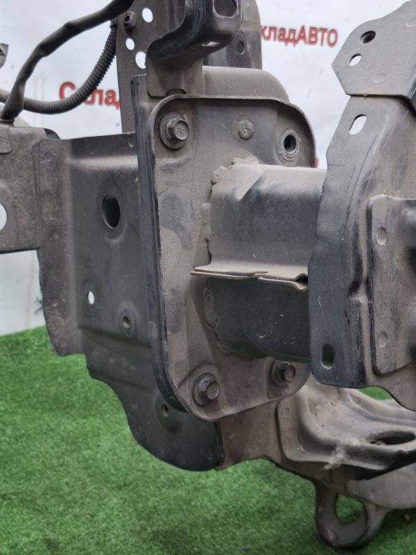 Рамка радиатора MITSUBISHI OUTLANDER 2010 CW5W