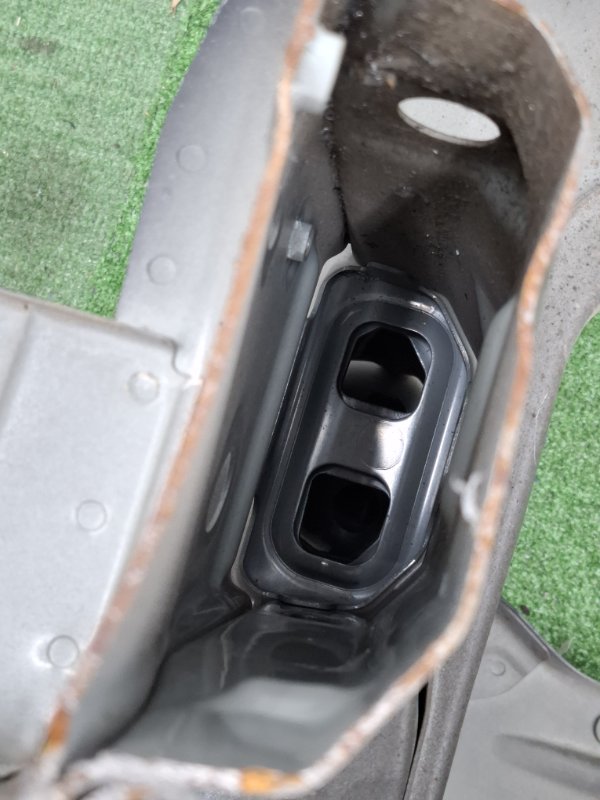 Рамка радиатора MITSUBISHI OUTLANDER 2010 CW5W