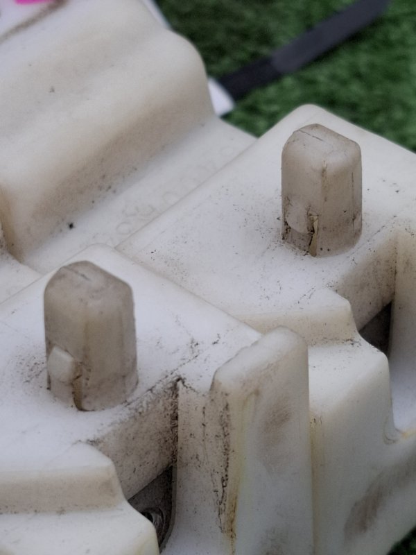 Кронштейн фары MITSUBISHI OUTLANDER 2010 CW5W