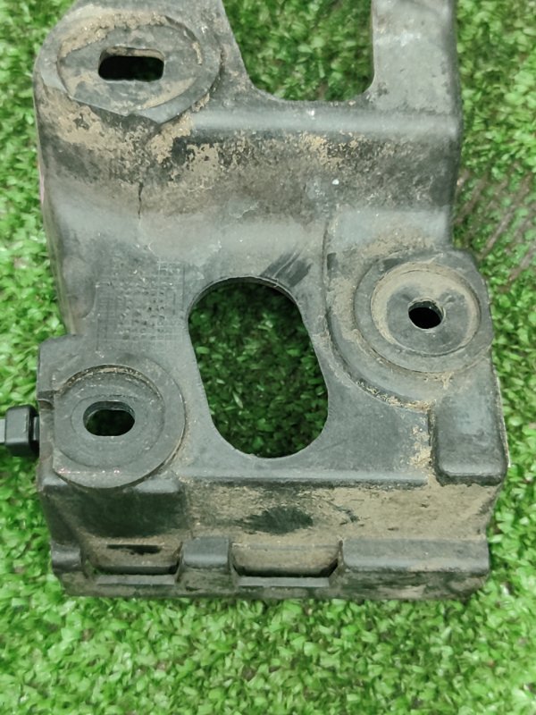 Кронштейн порога Audi A4 2006 8EBWEF