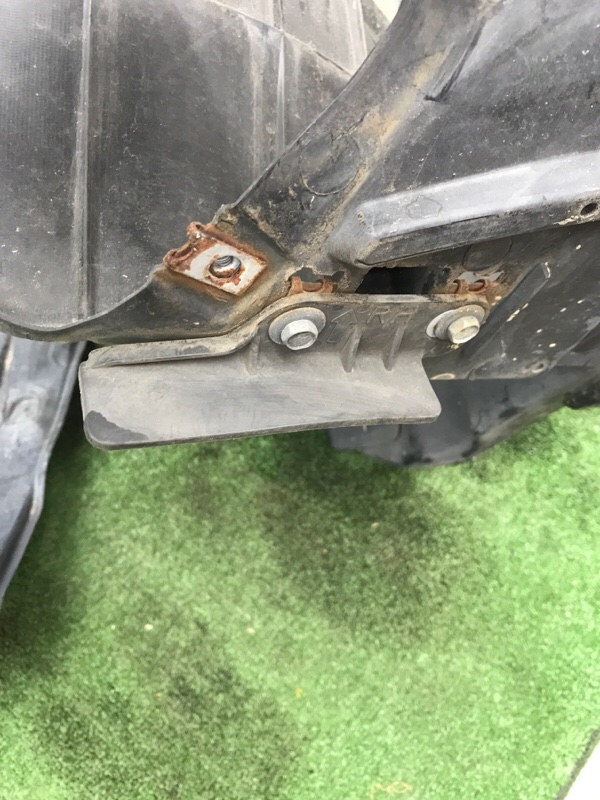 Подкрылок NISSAN NOTE 2012 E11