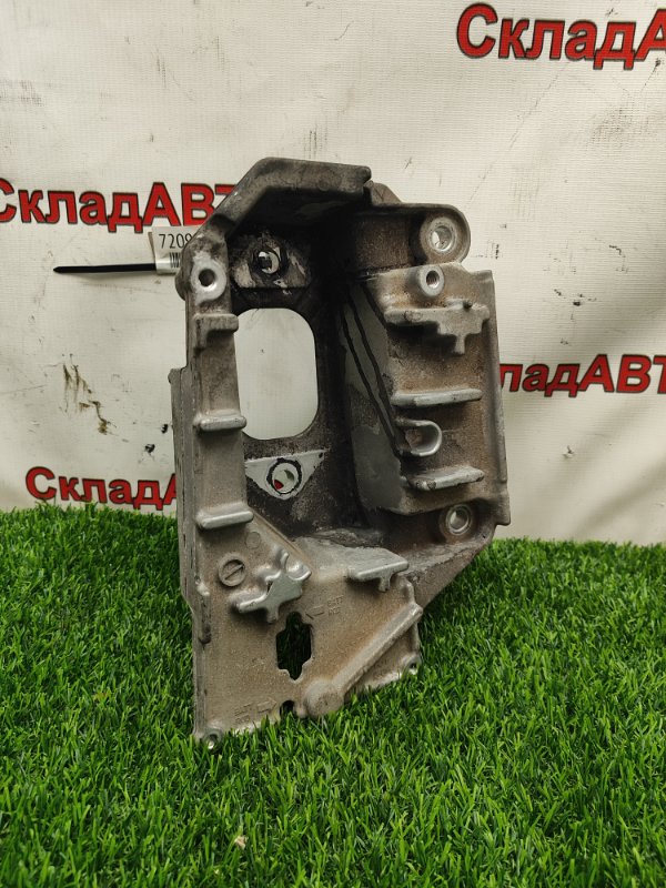 Кронштейн опоры двигателя NISSAN Cube 2007 BZ11