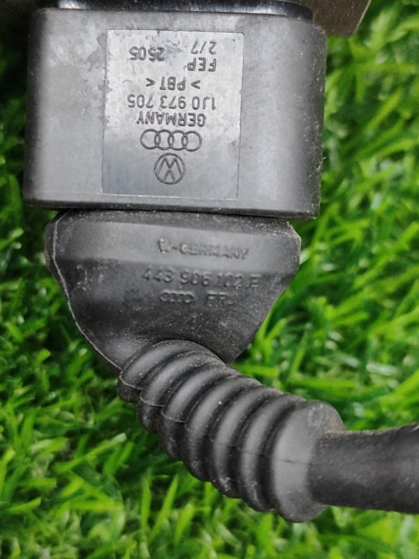 Датчик массового расхода воздуха Audi A4 2006 8ED