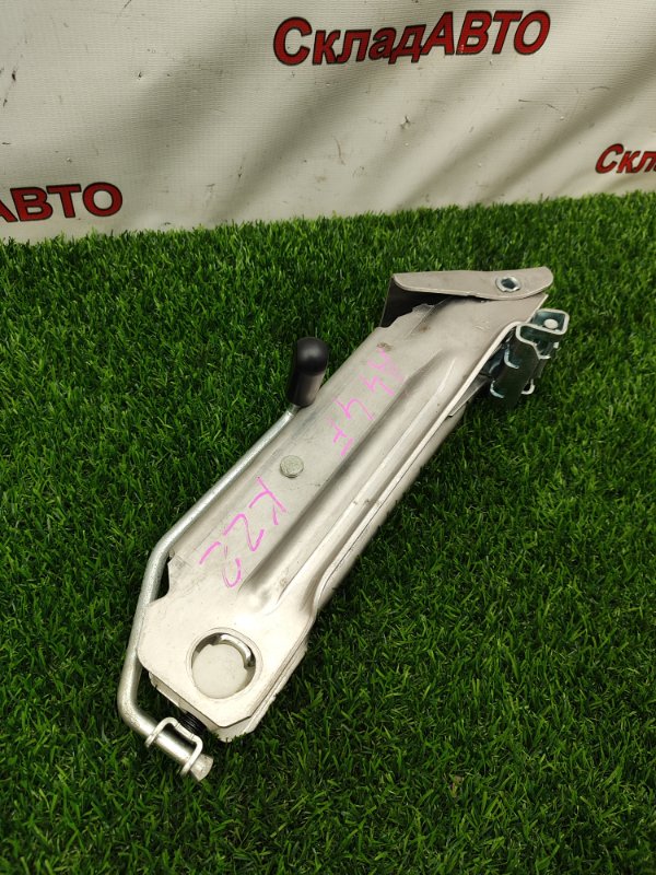Домкрат Audi A4 2006 8ED