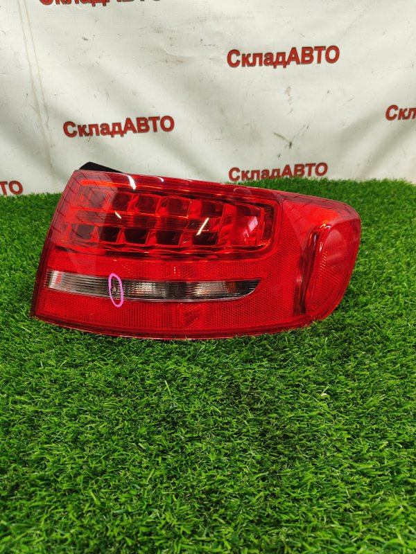 Фонарь в крыло Audi A4 2010 8KС