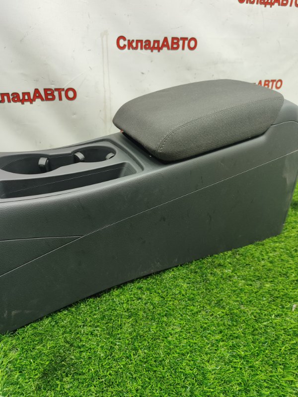 Консоль подлокотника Audi A4 2010 8KС