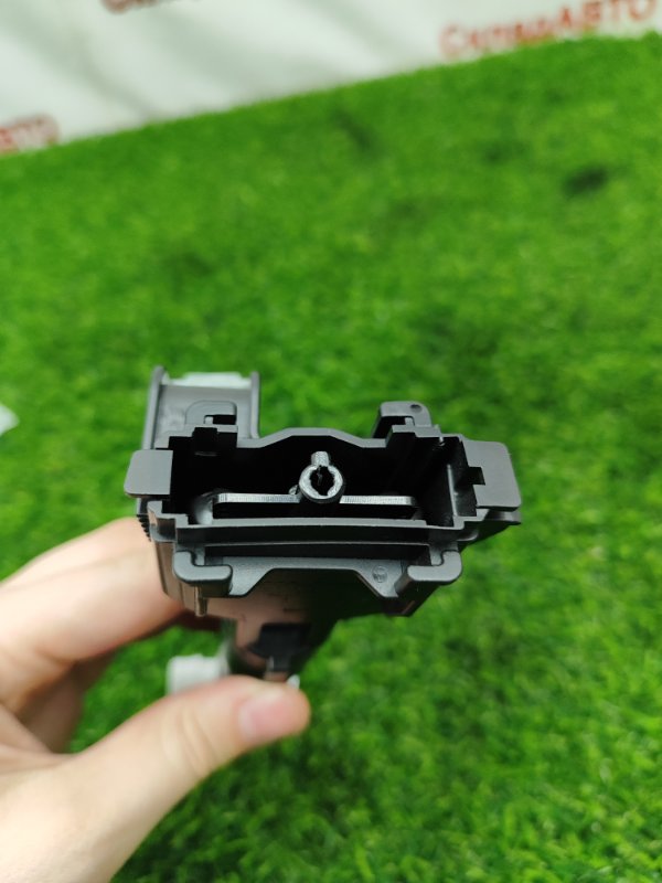 Форсунка омывателя фар Toyota Land Cruiser 200