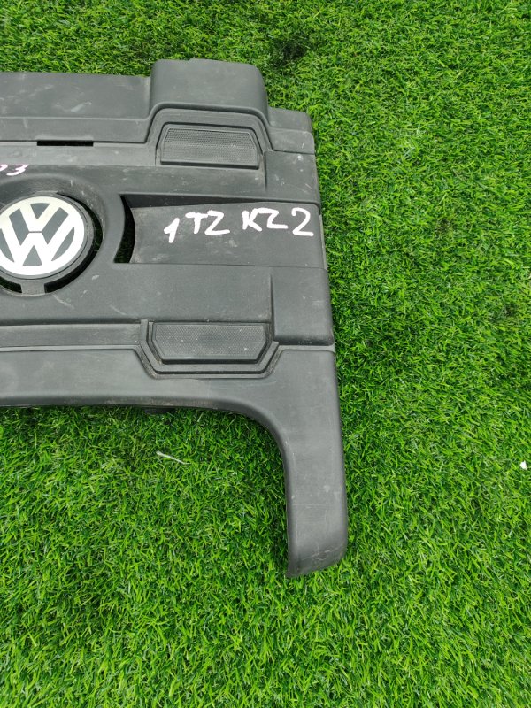Декоративная крышка двигателя VOLKSWAGEN Touran 2011 1T3