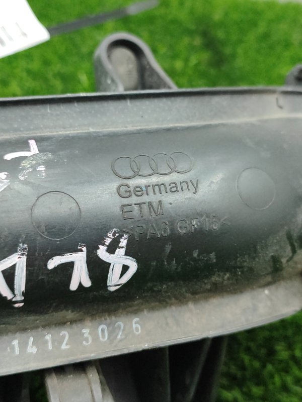 Патрубок интеркулера Audi A4 2010 8KС