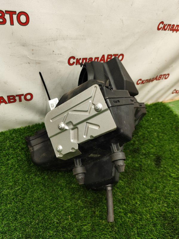 Корпус воздушного фильтра Audi A4 2010 8KС