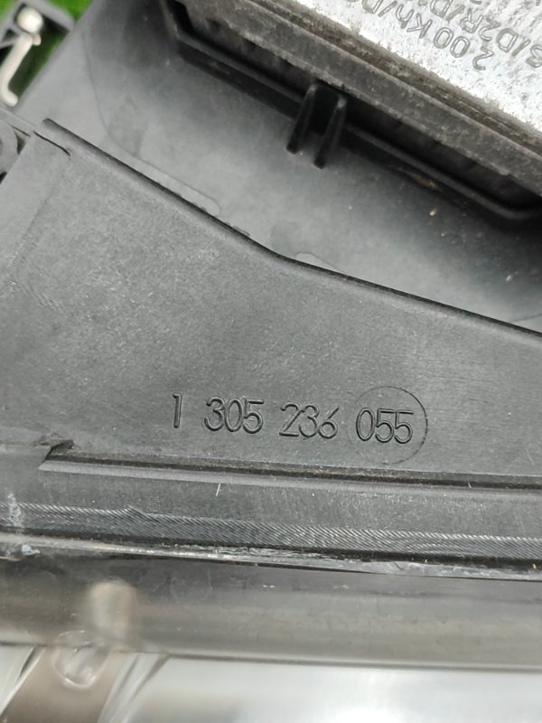 Фара ксеноновая Audi A4 2006 8ED