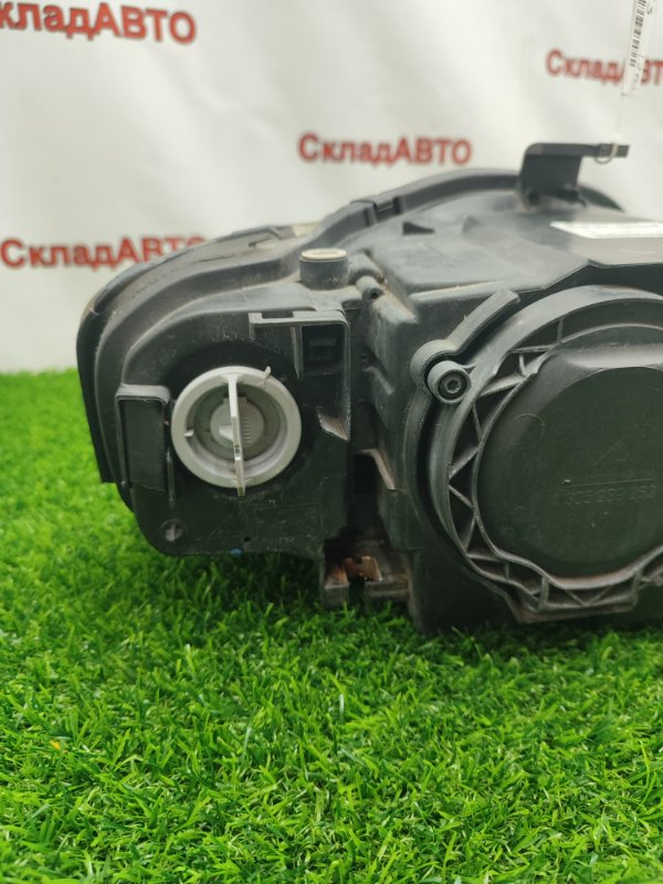Фара ксеноновая Audi A4 2006 8ED