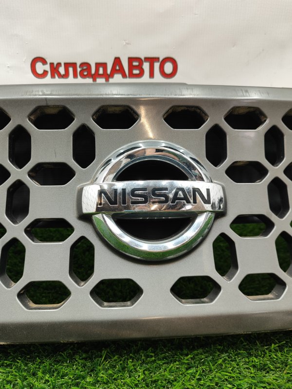 Решетка радиатора NISSAN Cube 2007 BZ11