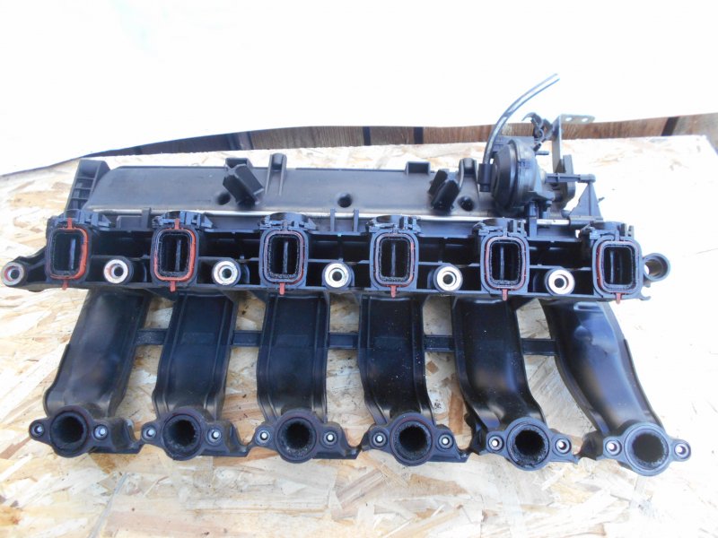 Коллектор впускной BMW E60, E61, E83, E90, E91, E63, E64, E70, E71, E92, E93