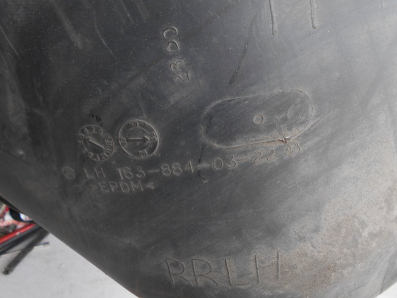 Подкрылок (локер) Mercedes W163