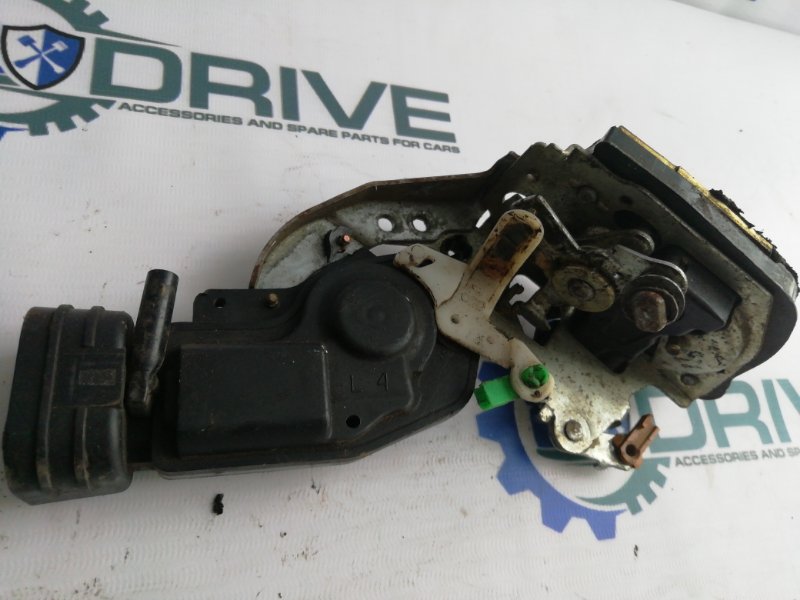 Замок двери Toyota Ipsum CXM10