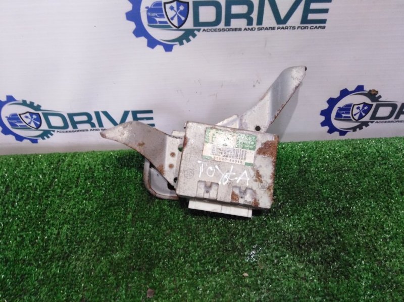 Блок управления abs Toyota Ipsum SXM10