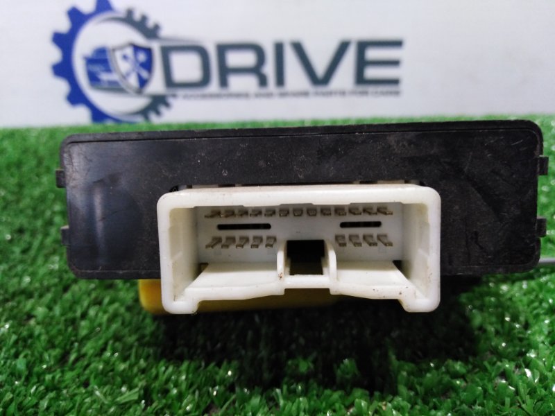 Блок парктроника Toyota Ipsum 1996 - 2001 SXM10