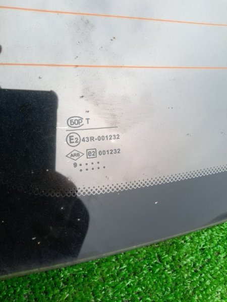 Стекло Renault Logan до 14г 1