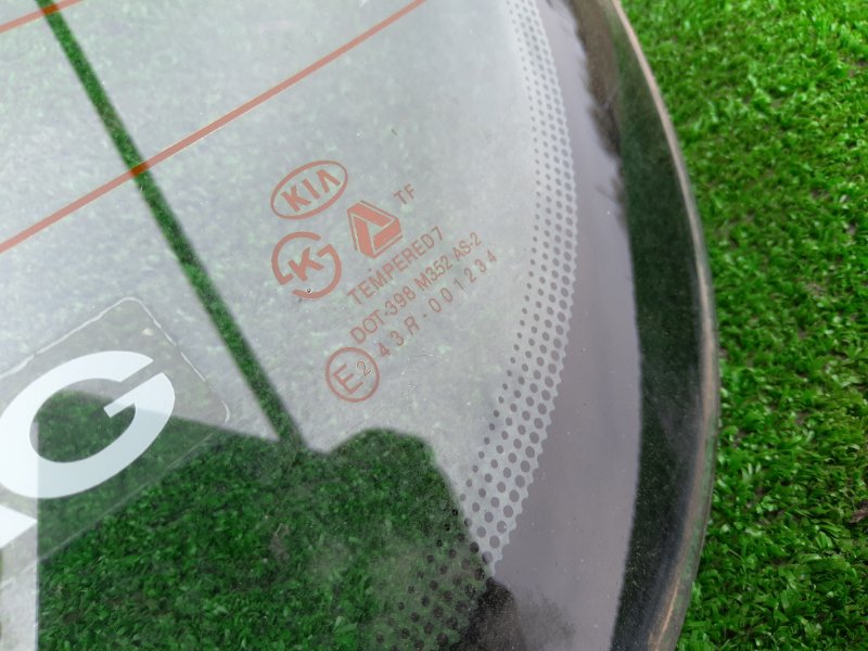 Стекло Kia Clarus