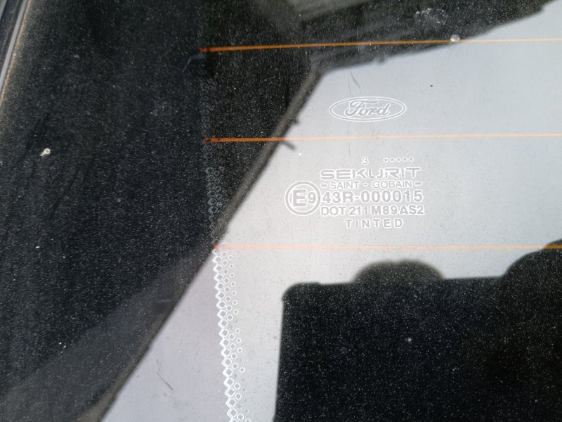 Стекло Ford Focus 1