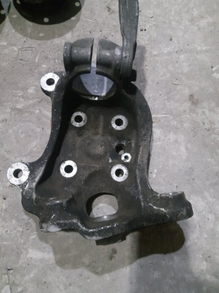 Кулак поворотный BMW E60
