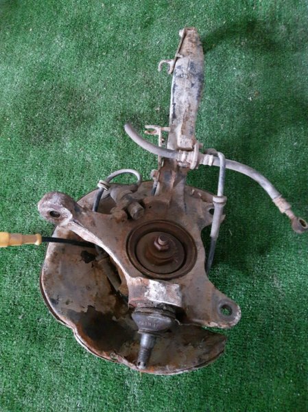 Кулак поворотный Rover 400