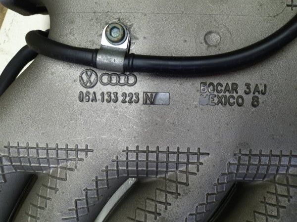 Коллектор впускной Volkswagen Golf 4