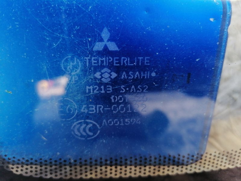 Стекло Mitsubishi Lancer 9
