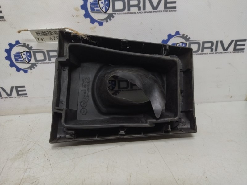 Кожух кулисы КПП Volkswagen Passat B4