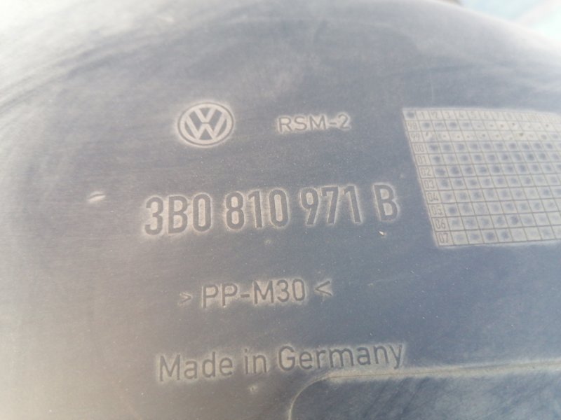 Подкрылок (локер) Volkswagen Passat B5