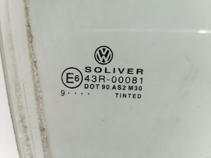 Стекло двери Volkswagen Passat B5