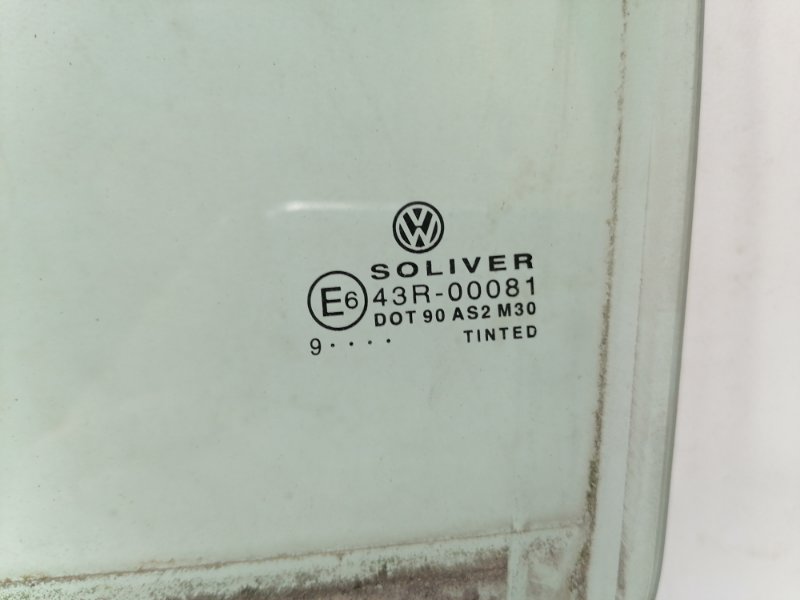 Стекло двери Volkswagen Passat B5