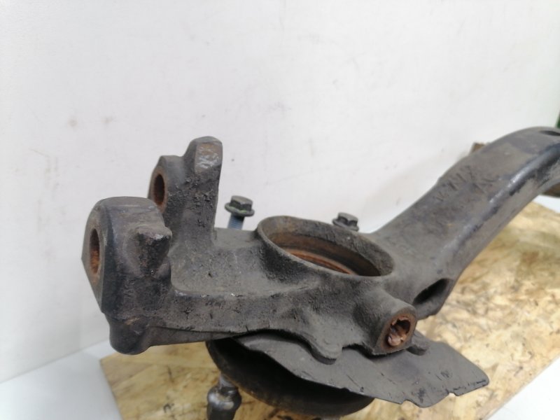 Кулак поворотный Volkswagen Passat B5